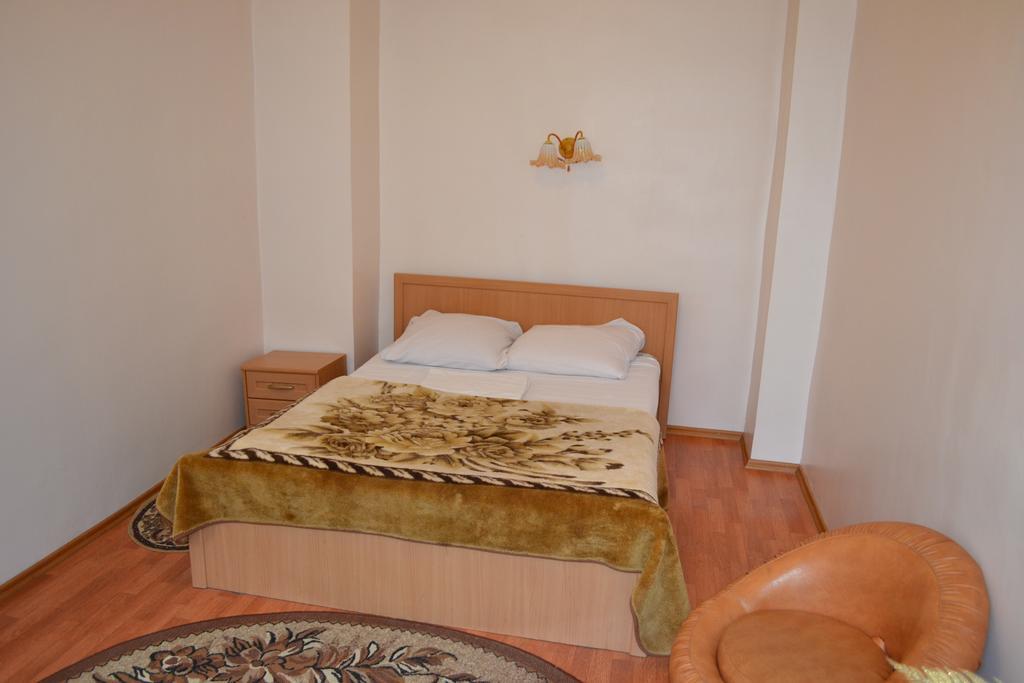 Hotel Ural Orsk Δωμάτιο φωτογραφία